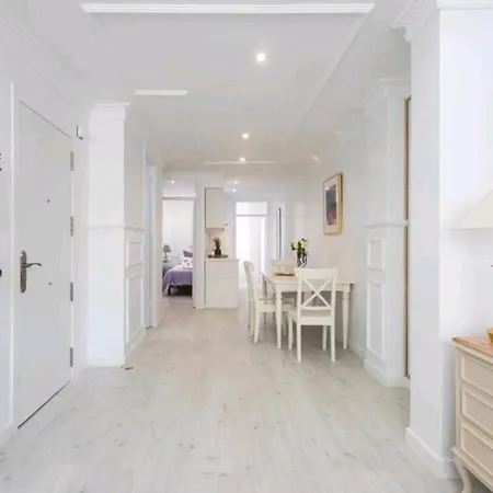 Stylish Flat Next To Marina