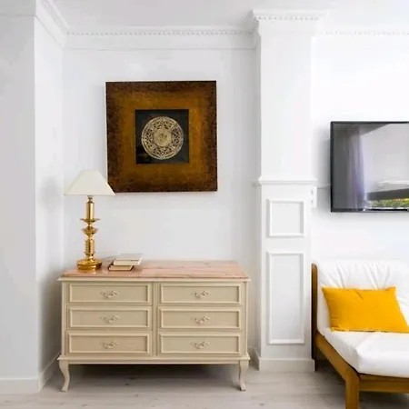 Stylish Flat Next To Marina *