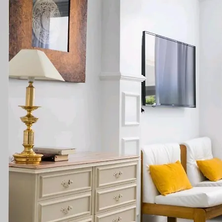 Stylish Flat Next To Marina